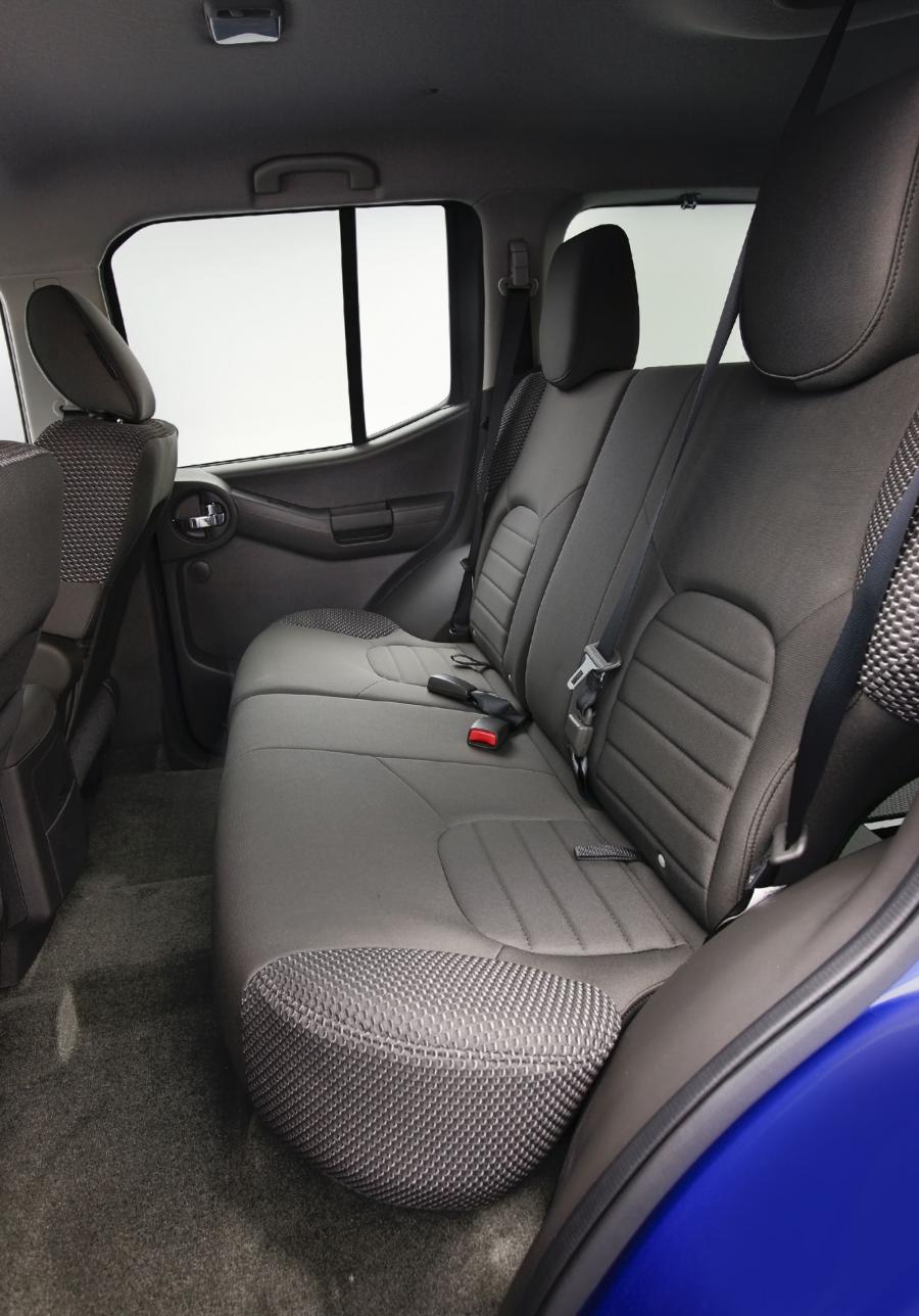  Nissan Xterra 2012 года  (фото 2 из 18)